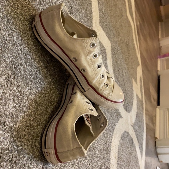 Kids size 2 (US) white Converse! - Picture 3 of 5